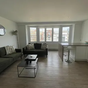 https://caroline-cherie.bruges-hotels.info